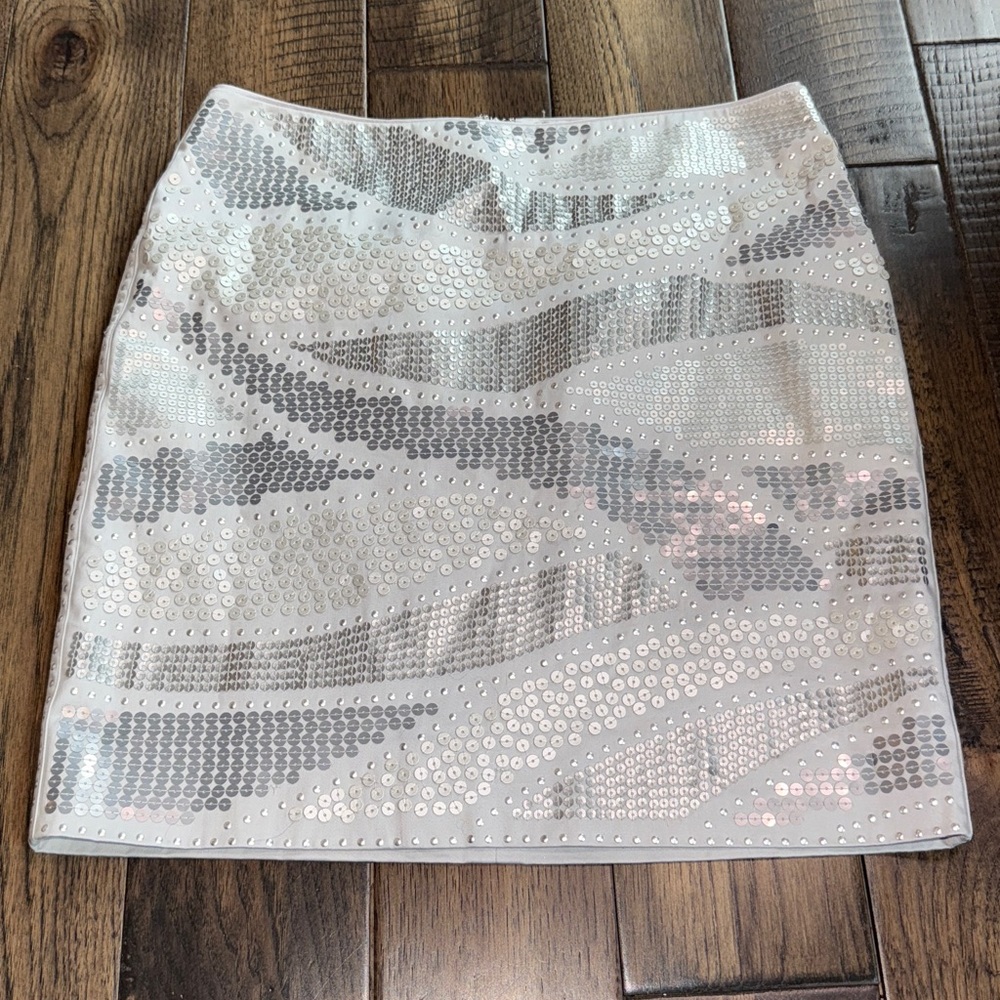 White House Black Market - WHBM sequin silver mini skirt 8 - Picture 1 of 8